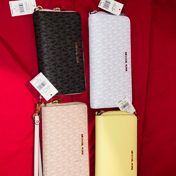 Hand To Hand - Picture 12 of 15